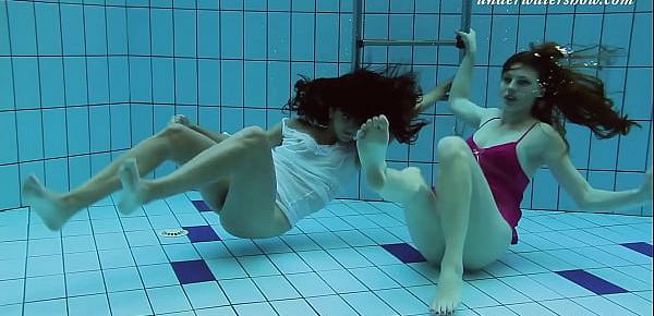 trendsUnderwater swimming pool lesbians Lera and Sima Lastova
